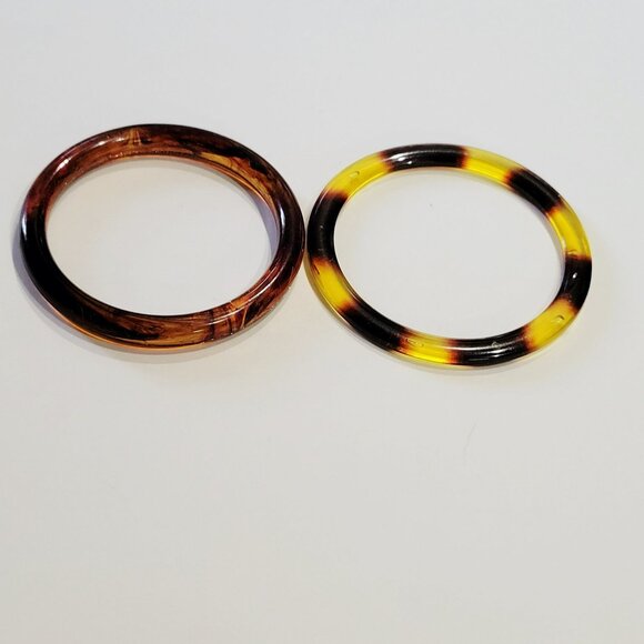 Two Vintage Bangle Bracelets Faux Tortoise Shell Translucent Lucite - Picture 6 of 16